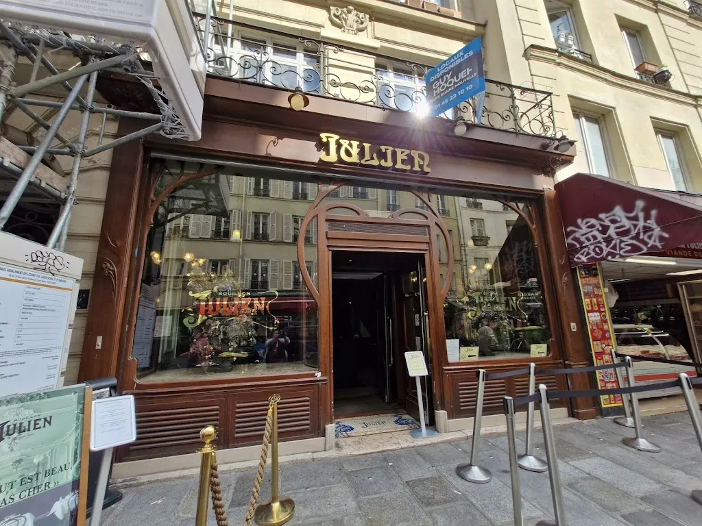 luciana toma_Bouillon Julien_Paris_review