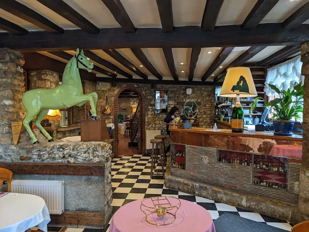 la jument verte_Montchauvet_slider_image_1