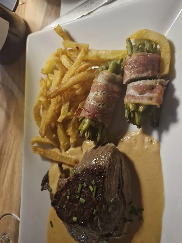 Valery Darras_Auberge des 4s_Goussonville_recensione