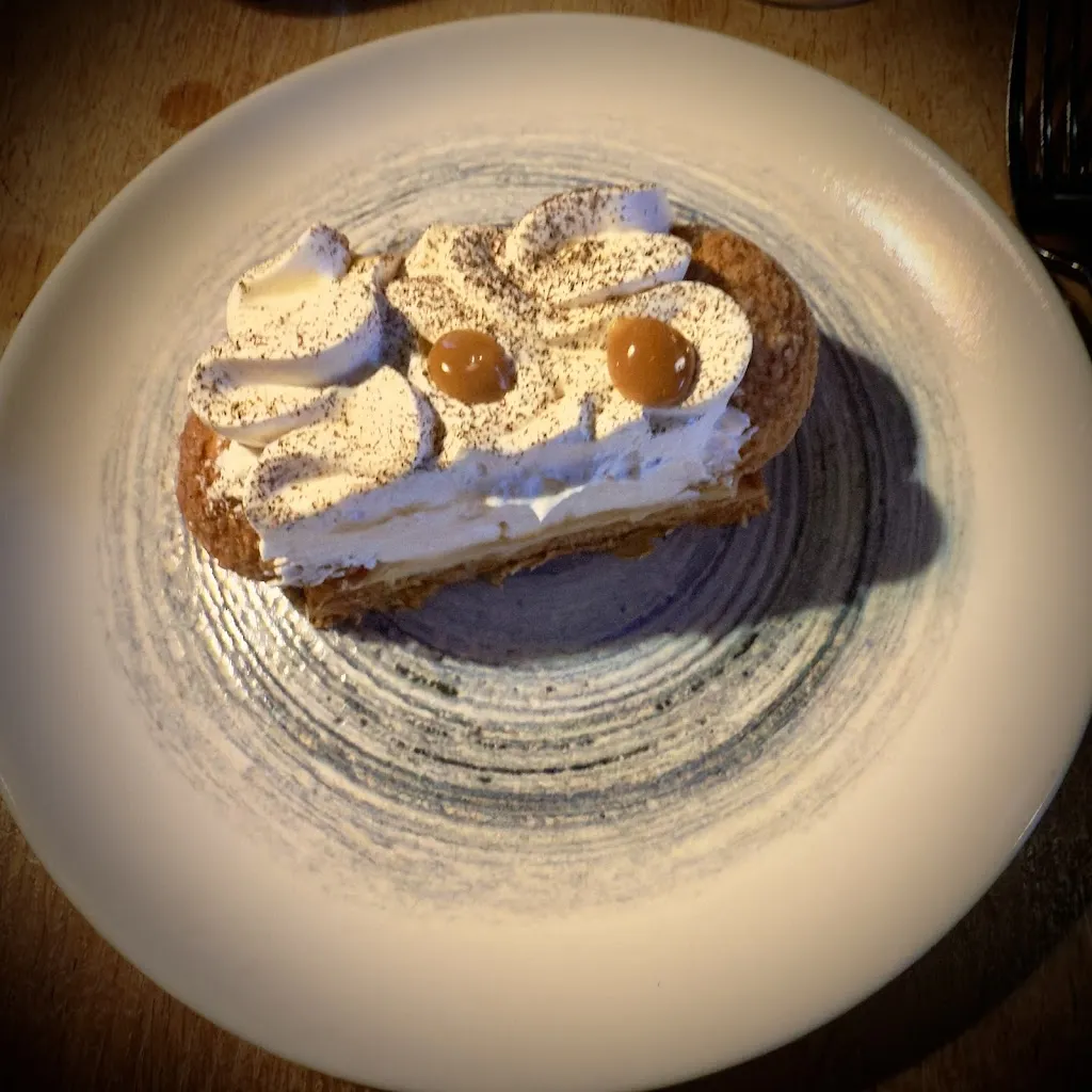 Carlos Charnaux_Bistrot Là-Haut_Suresnes_review