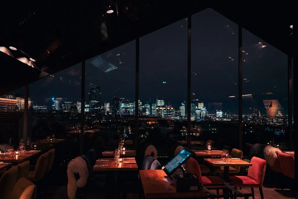 Bistrot Là-Haut_Suresnes_slider_image_1