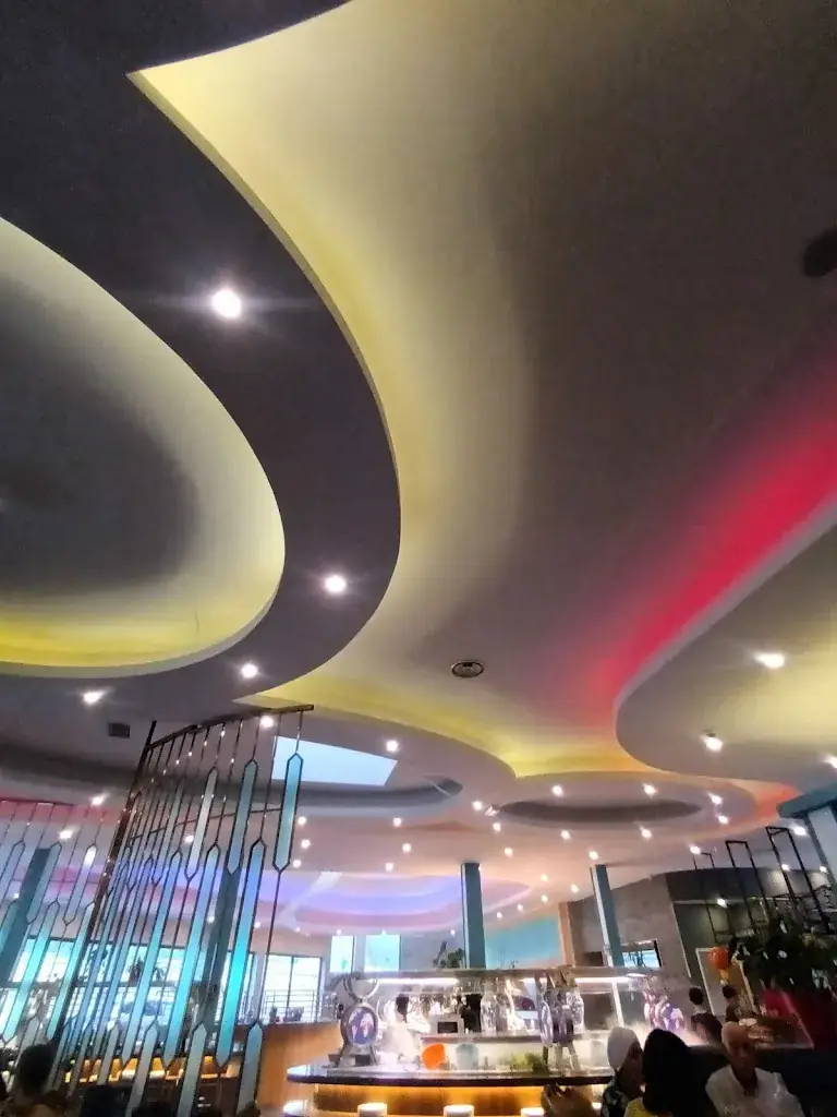 Frederique Goettaz_O Planete_Échirolles_review