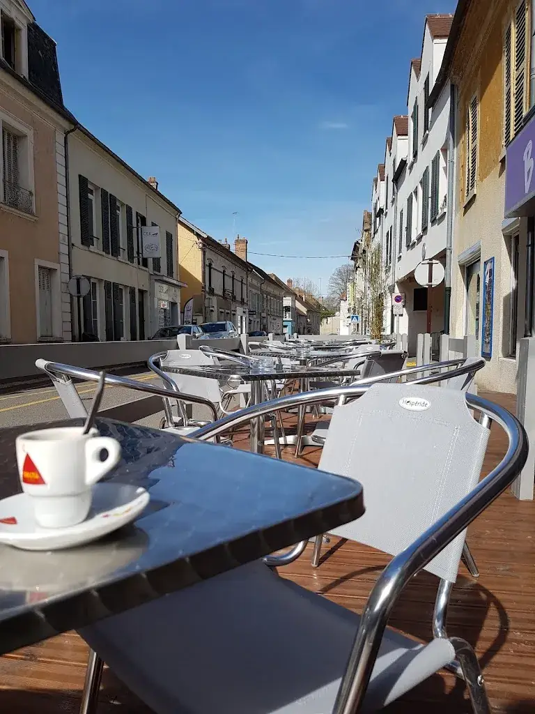 Bar Restaurant Le Miki restaurant à Souppes-sur-Loing