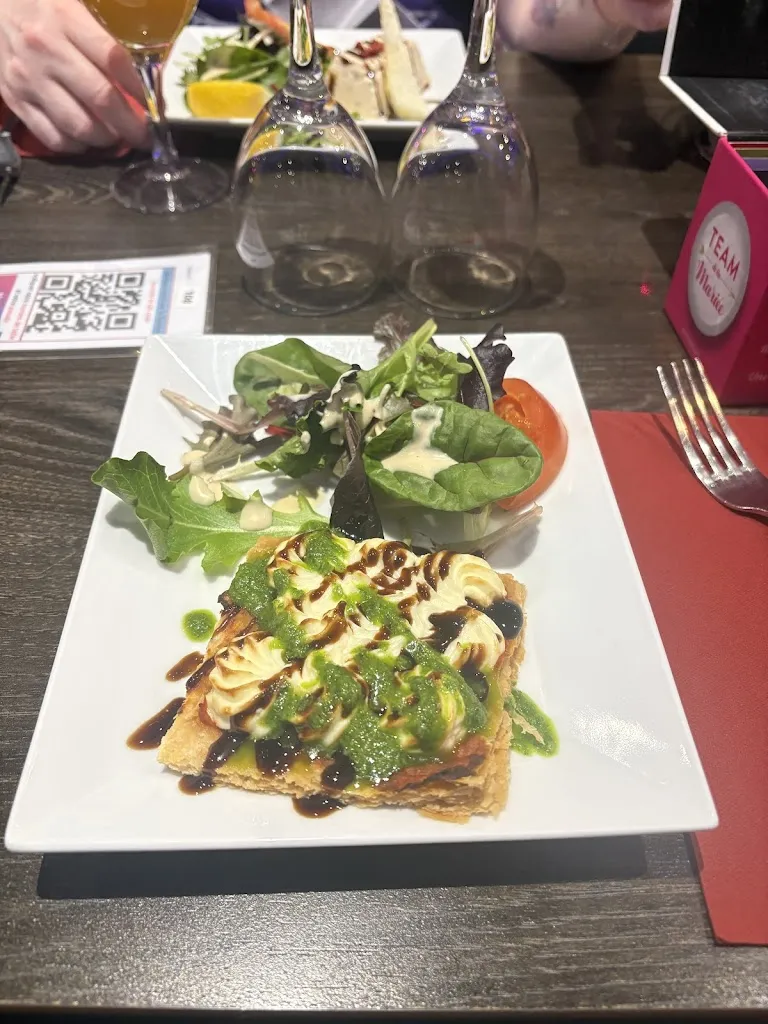 Marine Bernard_Tout le Monde à Table_Savigny-le-Temple_review