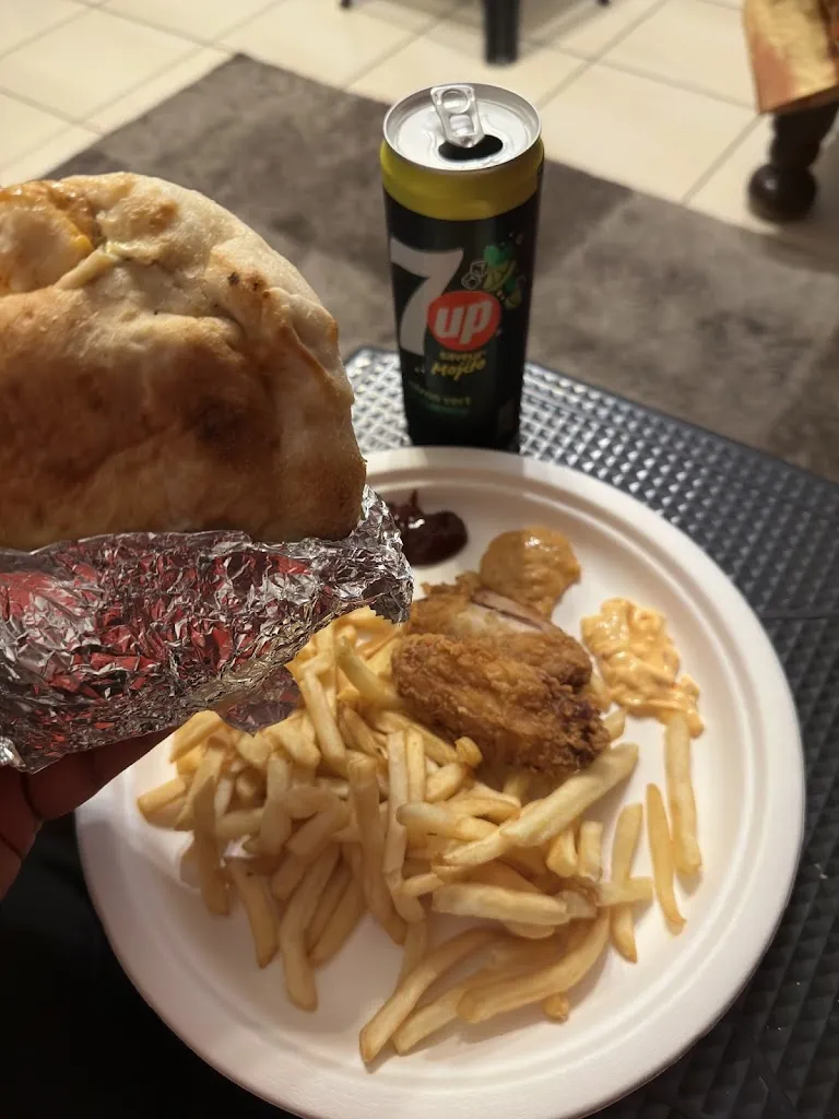 Home's_Savigny-le-Temple_slider_image_2