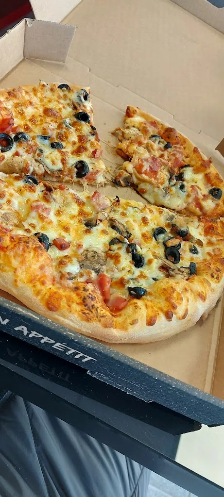 Home's_Savigny-le-Temple_slider_image_3