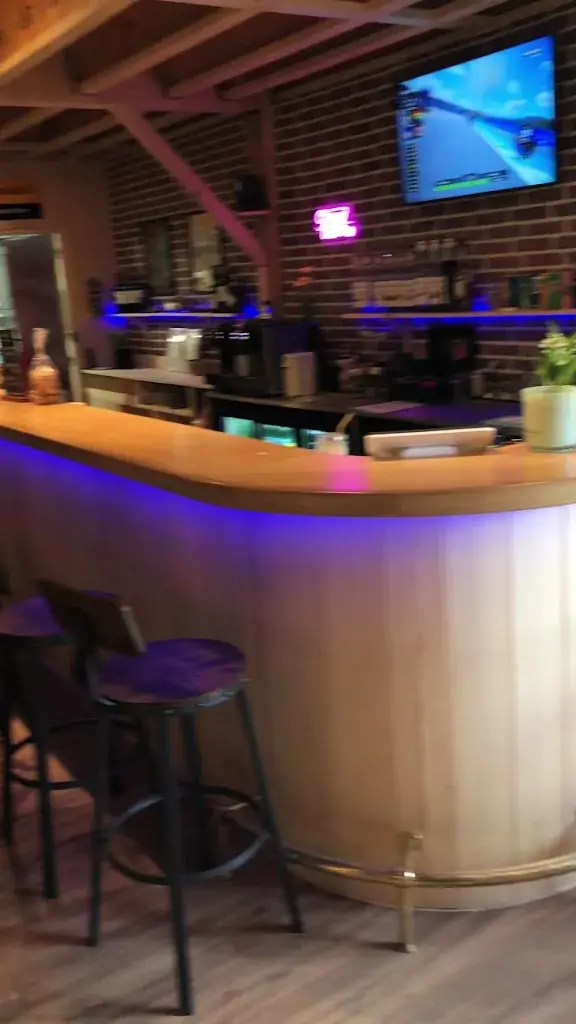 HMX Café_Rambouillet_slider_image_2