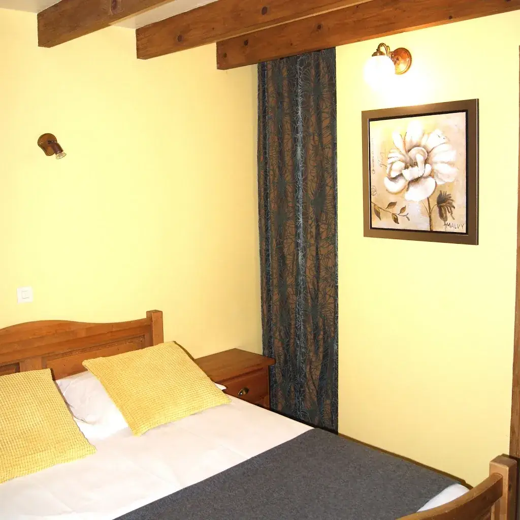 Le Gite du Tau - Guest Room_Touquin_slider_image_1