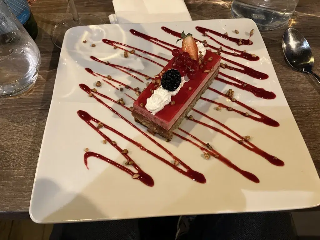 Konstantin_Le Séquoia - Triel-sur-Seine_Triel-sur-Seine_review