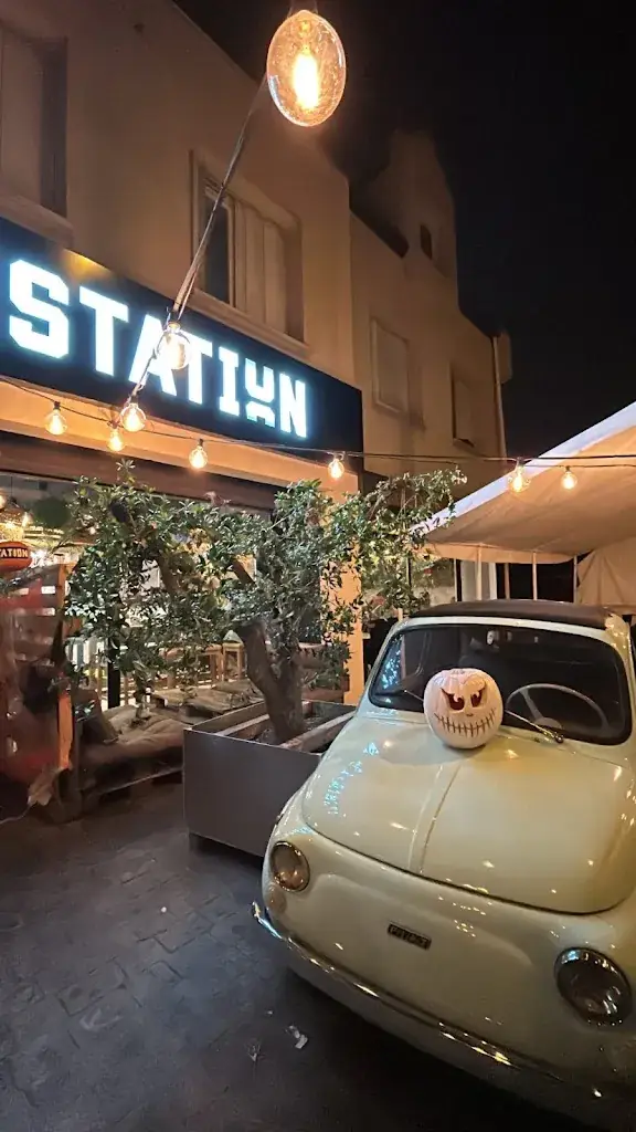 Célya LANKAR_La Station_Sucy-en-Brie_review