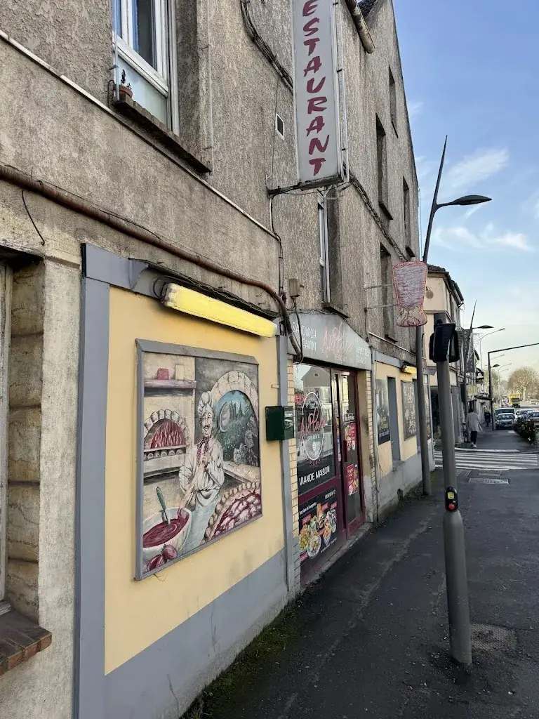 Michael Trompezinski_Restaurant A.V Place_Trilport_review