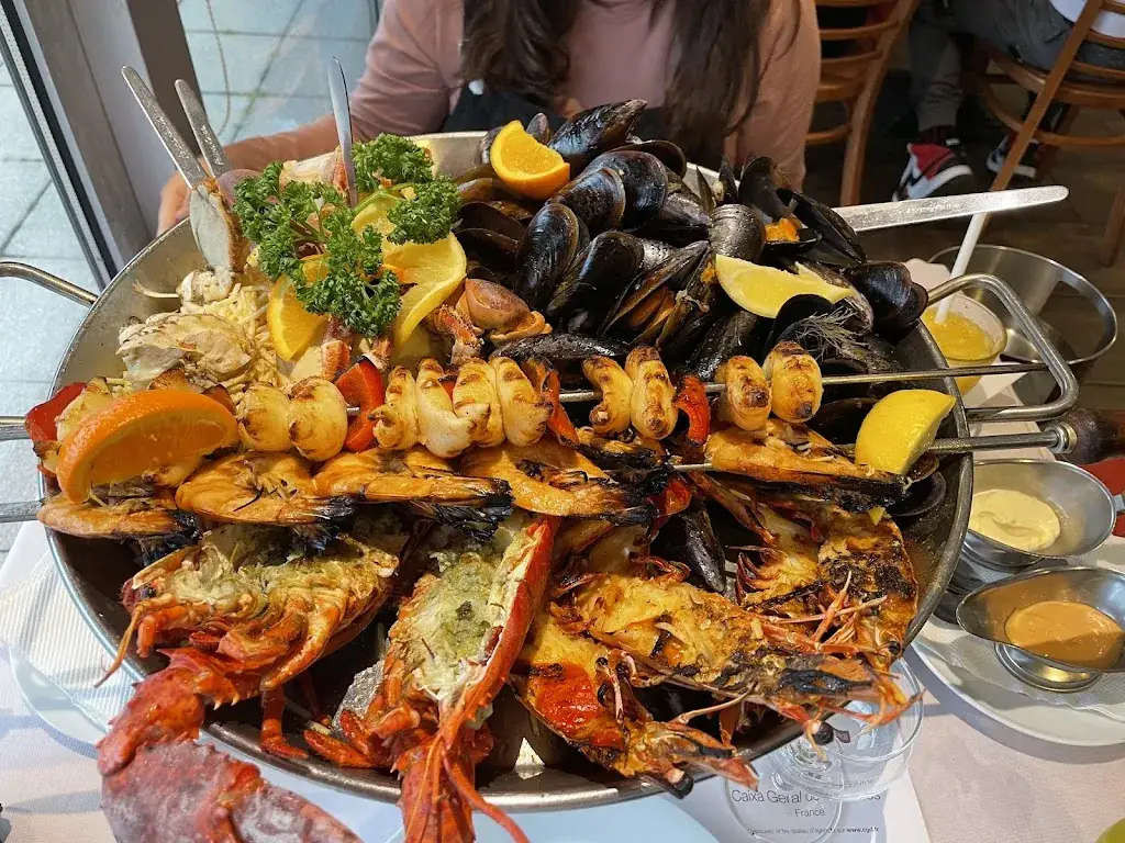 Trần Quang Khải Nguyễn_Pedra Alta_Thiais_recensione