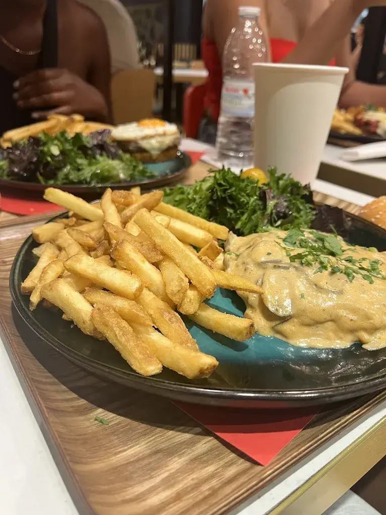 alicia mariza_BRENDY'S CAFÉ BELLE ÉPINE_Thiais_review