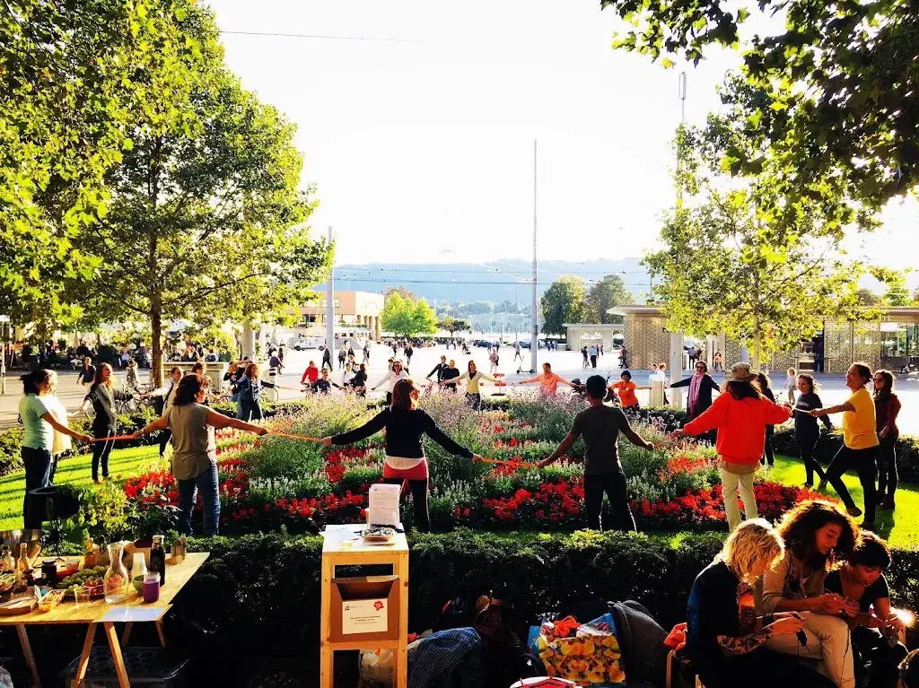 About Us!_Zürich_slider_image_1