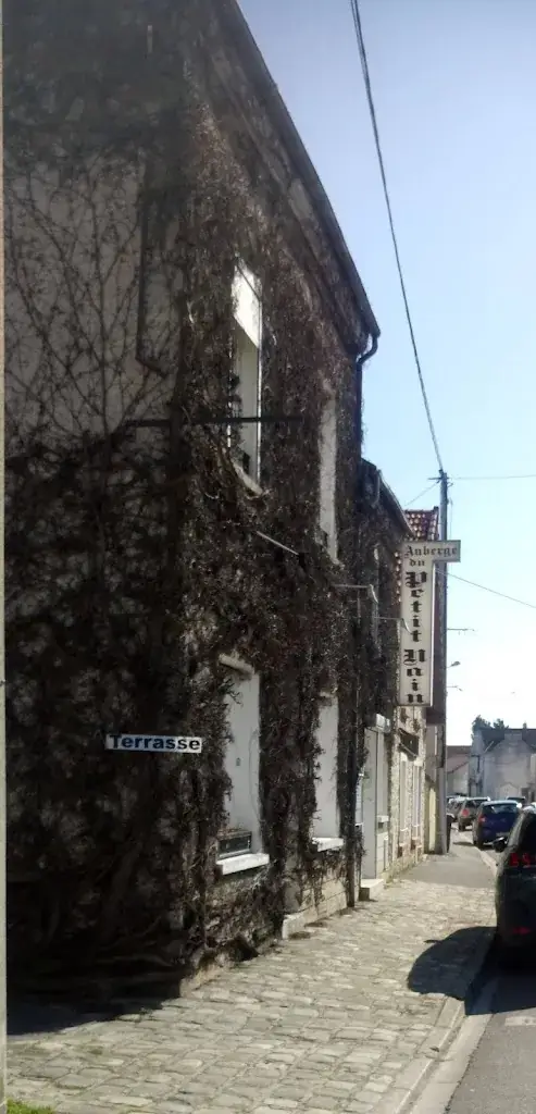 Pascal Mariage_Le Petit Nain_Varreddes_review