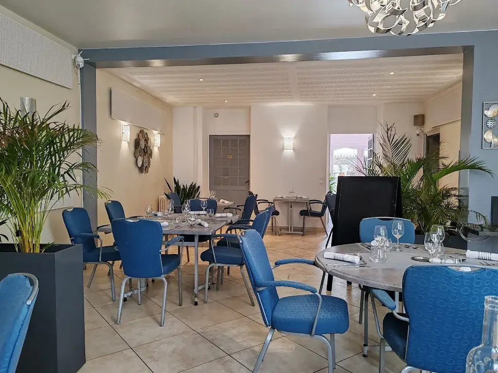 Le Petit Nain restaurant in Varreddes