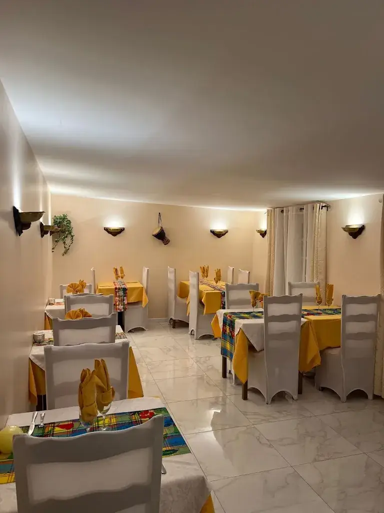 Kaaz Bokit Cadran Solaire restaurant in Varreddes