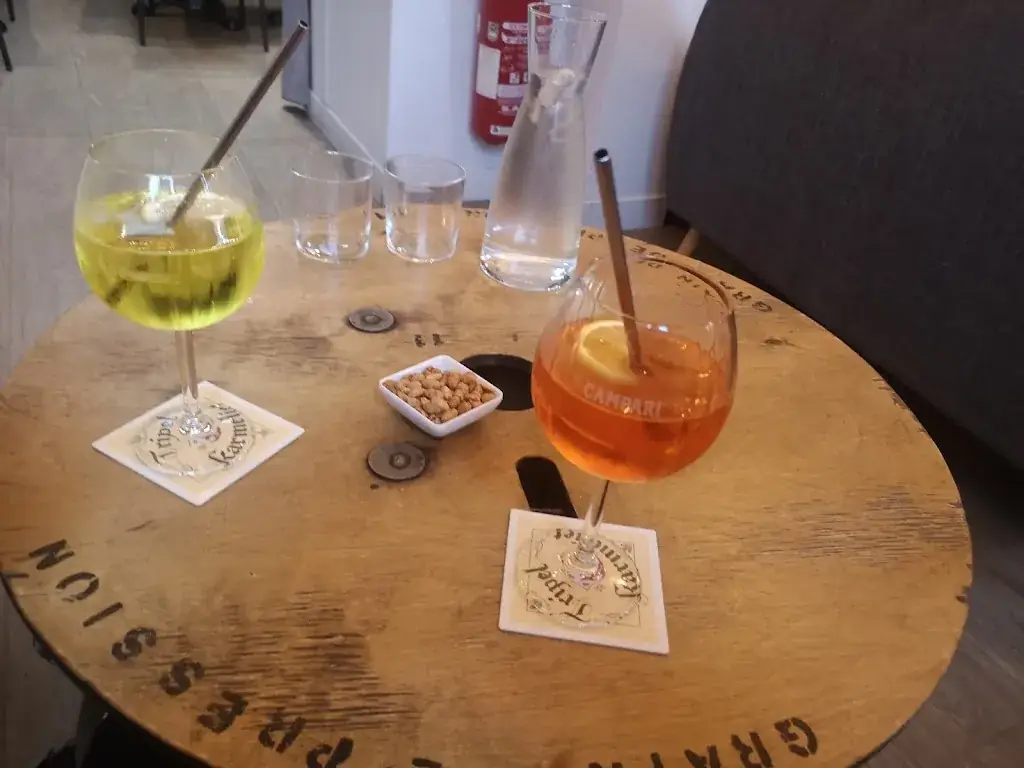 bruneau nat_L’Ambassade_Verneuil-sur-Seine_review