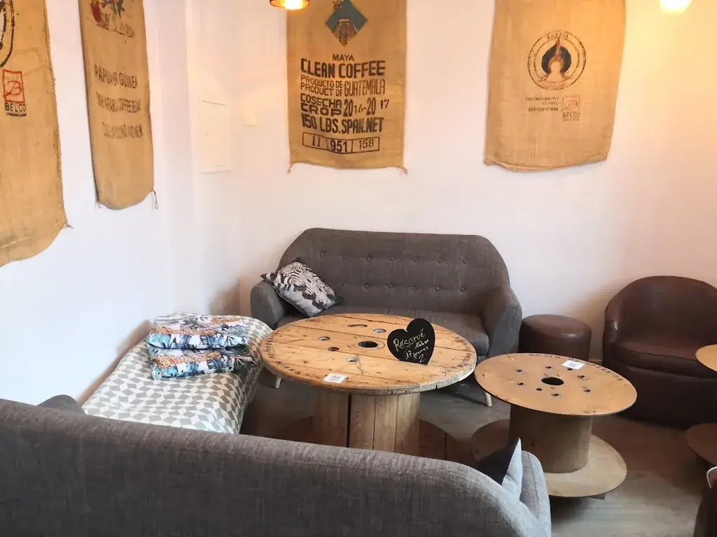 L’Ambassade_Verneuil-sur-Seine_slider_image_3