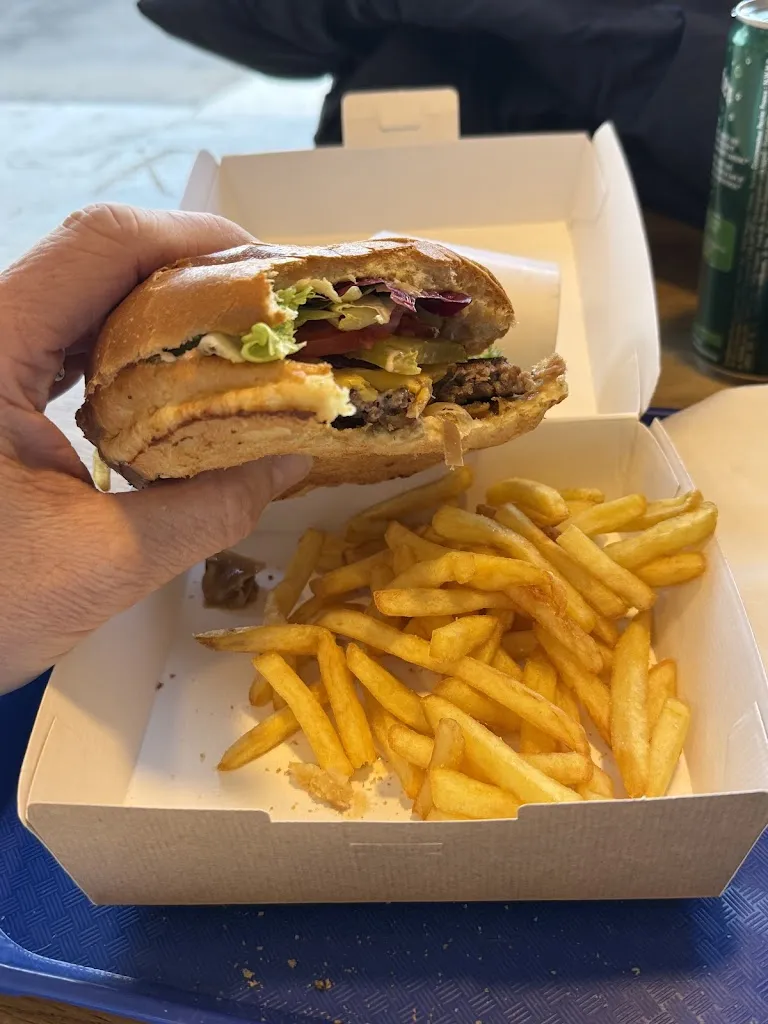 Le Six_Verneuil-sur-Seine_slider_image_3