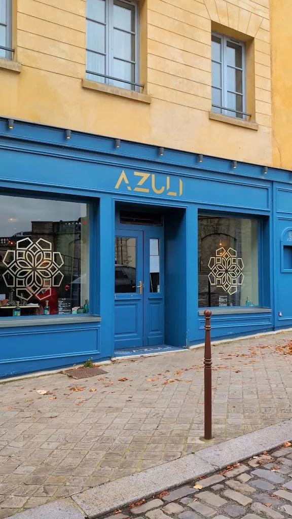 Happy Diane_AZULI_Versailles_recensione