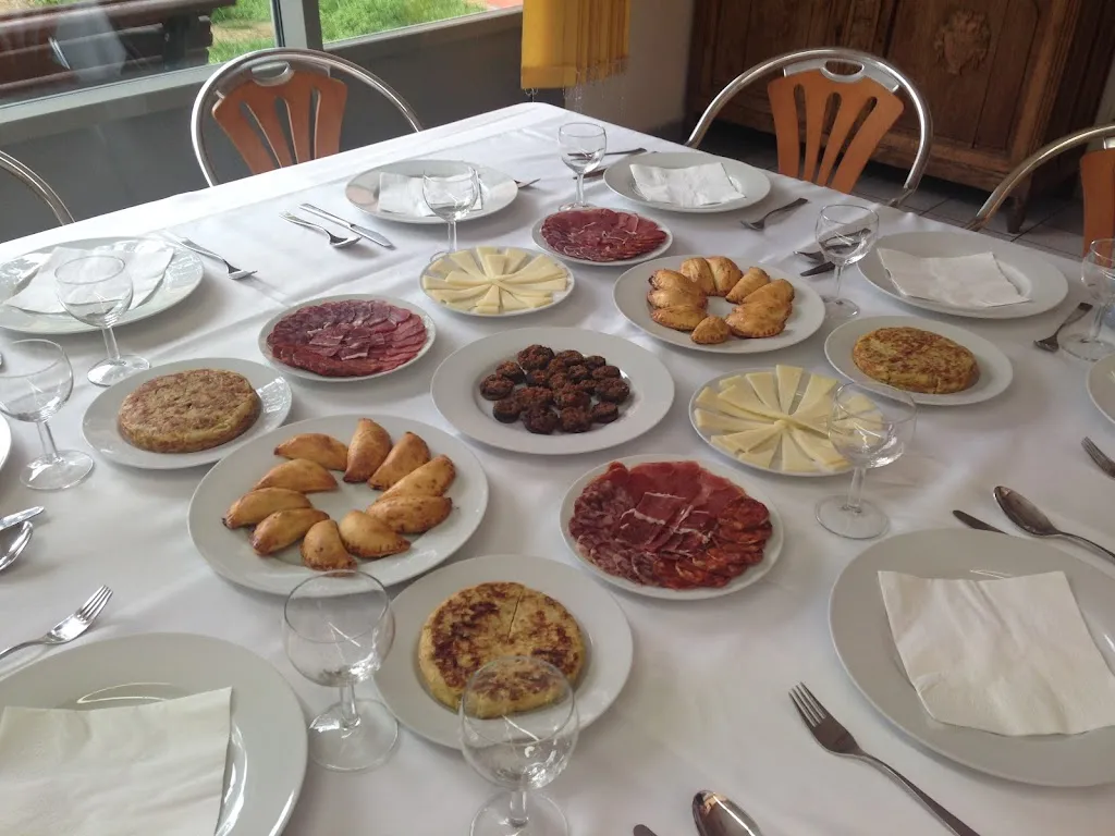 Les Paellas Gourmets restaurant in Viarmes