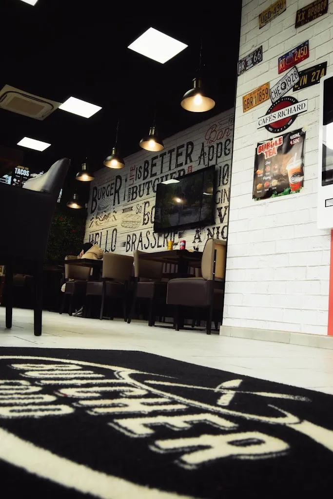 BUTCHER FAST-FOOD HALAL restaurant in Trappes