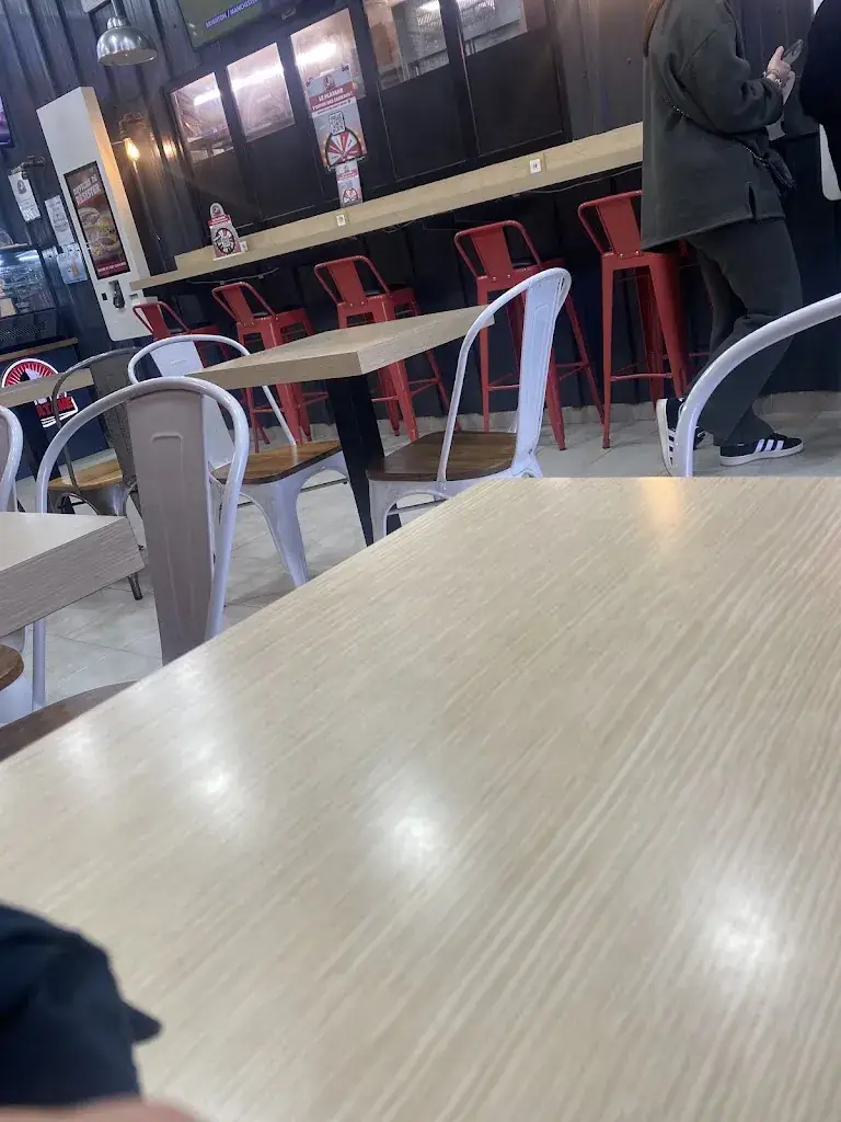 Hamza BEN SALEM_Le Platane_Trappes_review