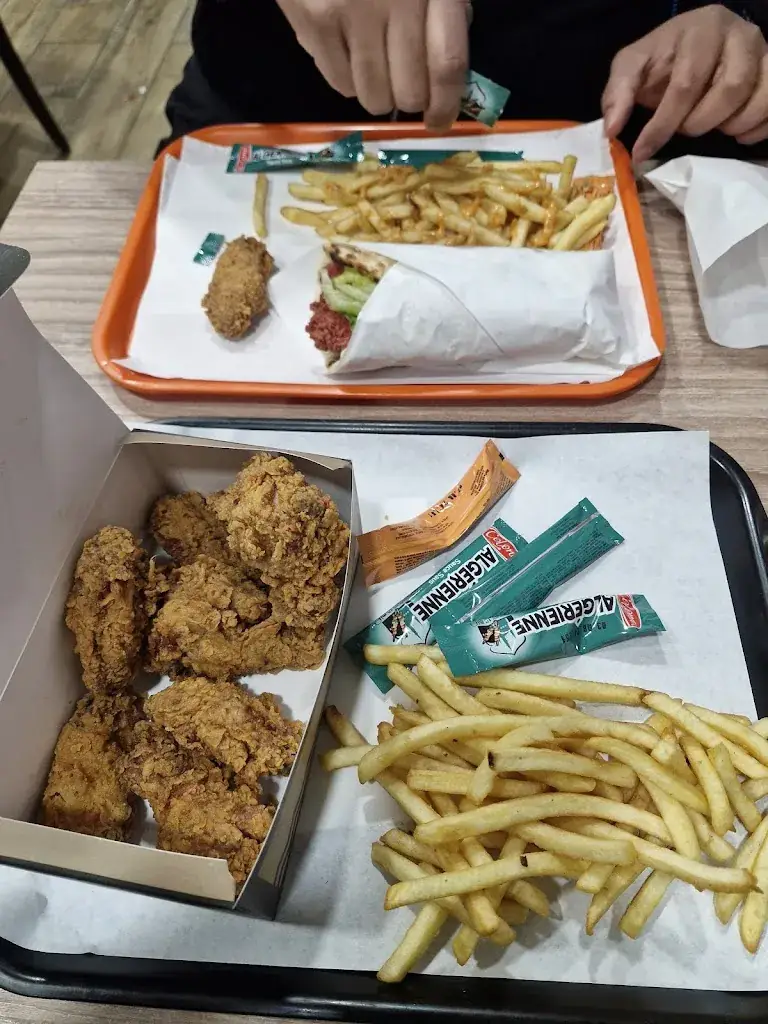 Komruz Zaman_Chicken Minute officiel_Trappes_review