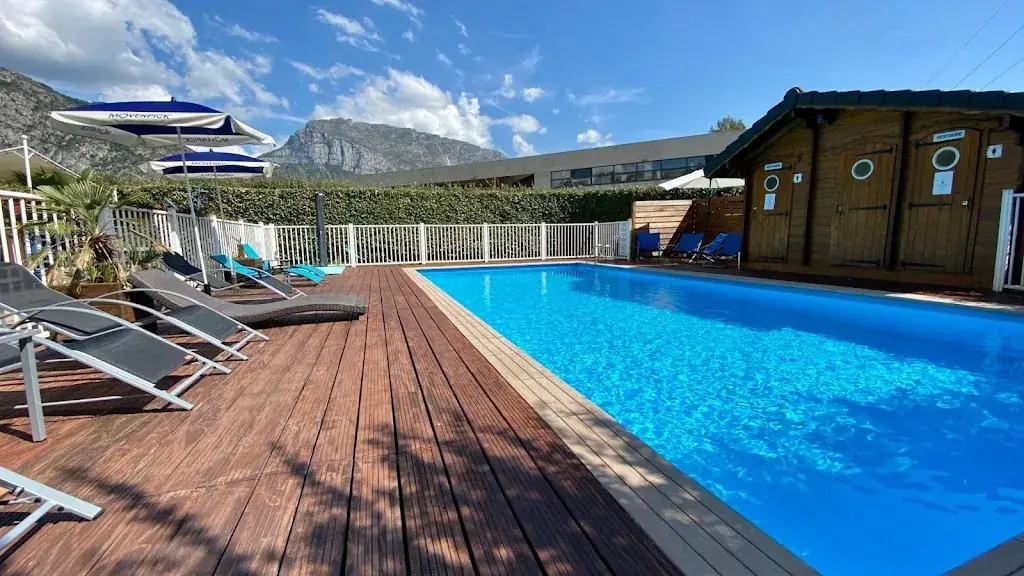 Logis Hôtel le Néron_Fontanil-Cornillon_slider_image_2