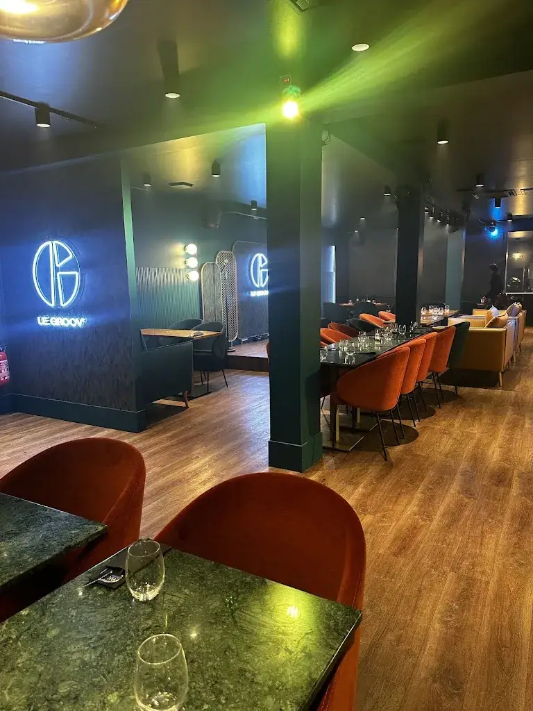 Le Groov’ / Eat , Vibe & Smoke Restaurant in Sevran