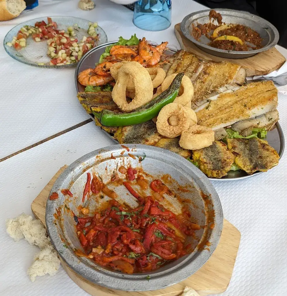 Hamza Hariate_LE CAP DE L'EAU_Sevran_review