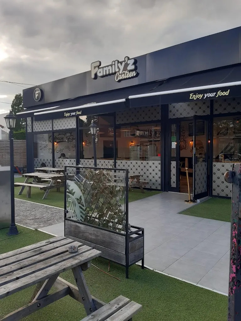 aswin raj_Family'Z Canteen_Sevran_review