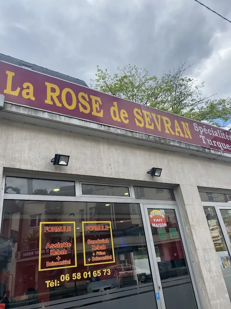 Rabea Ferragh_La rose de Sevran_Sevran_review