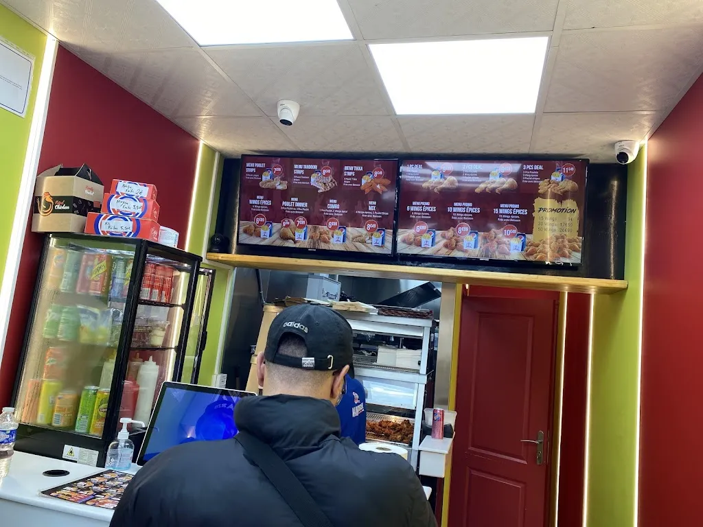 Maxin Chicken_Sevran_slider_image_3