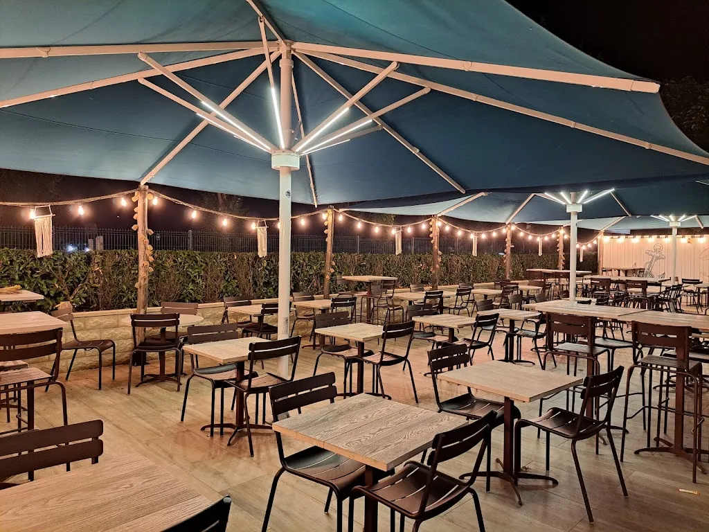 Léon Fish Brasserie - Melun_Vert-Saint-Denis_slider_image_3