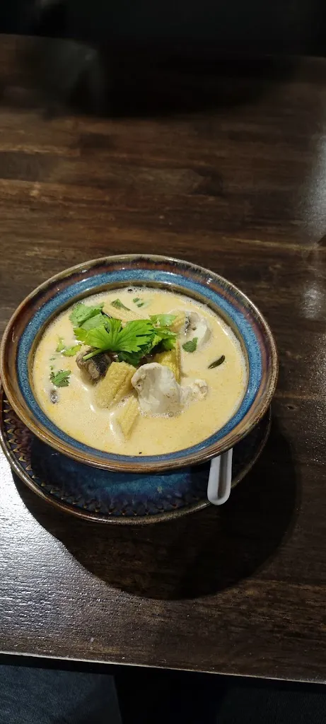 Ziv Zvulun_THAI FINE_Vert-Saint-Denis_review