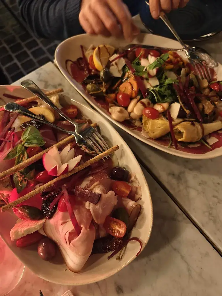 Eric Wang_La Villa Vanves_Vanves_review