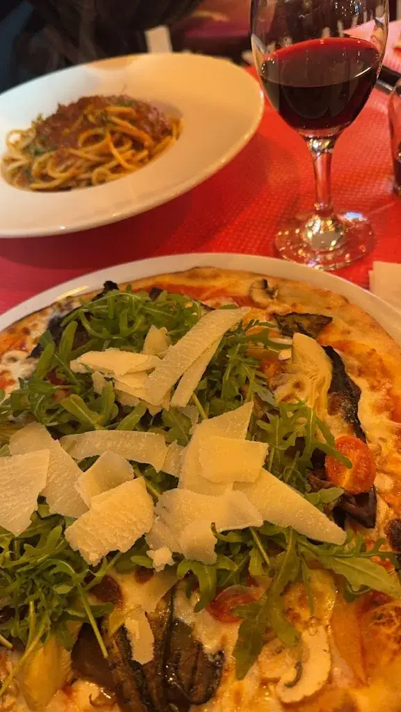 Simran Gulati_Taormina Pizzeria_Vanves_review