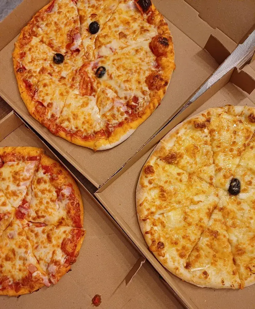 Lili Griotte_RICOU PIZZ_Fraisses_review