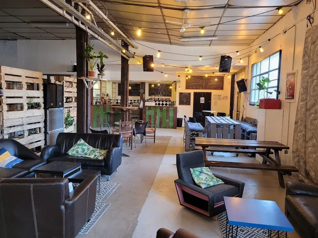 brasserie Belladone Restaurant in Villenoy