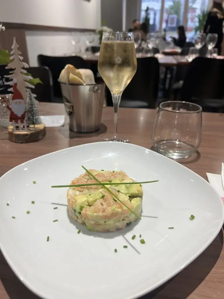 Anaïs KOSTMANN_Le Sophora_Villennes-sur-Seine_review