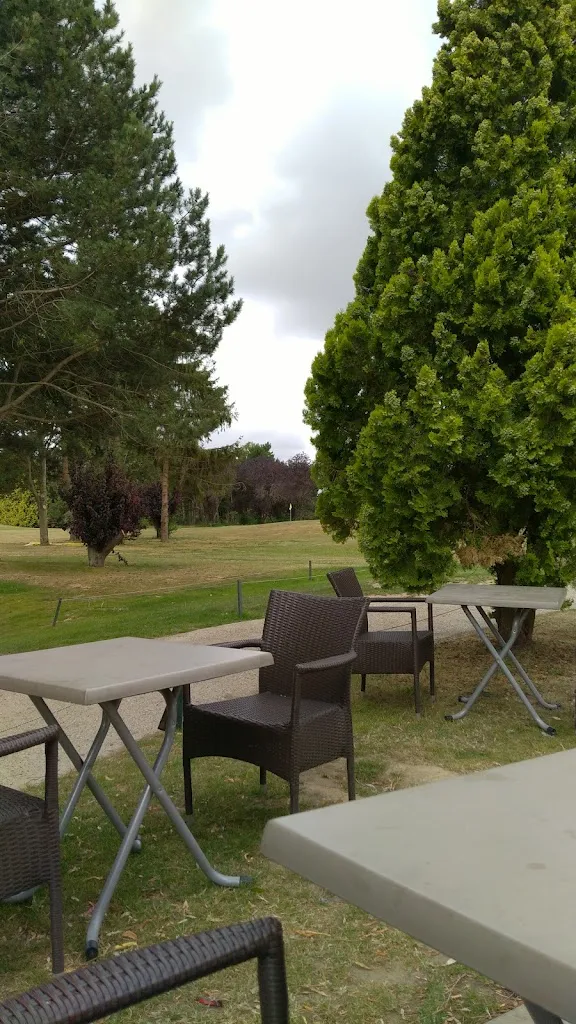 peret cathy_Restaurant/ Bar du Golf Bluegreen Villlennes_Villennes-sur-Seine_recensione