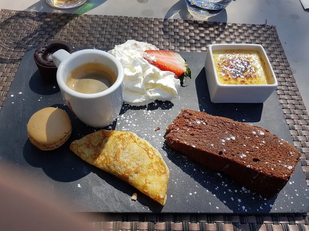 Restaurant/ Bar du Golf Bluegreen Villlennes restaurant in Villennes-sur-Seine