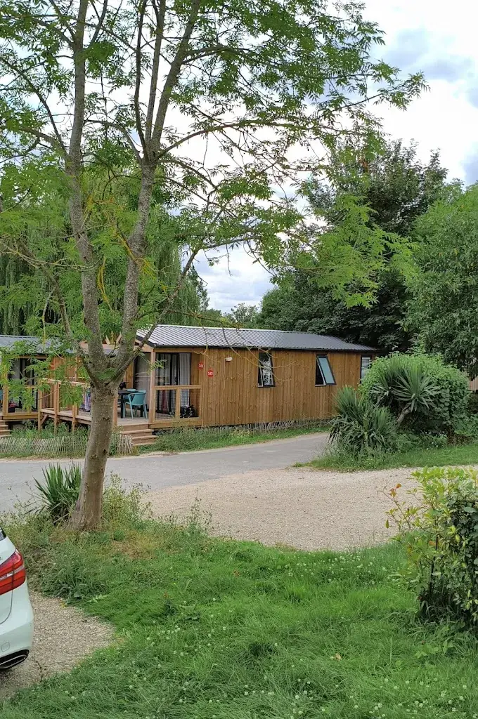 Sean Dixon_Camping Club Le Parc de Paris_Villevaudé_review