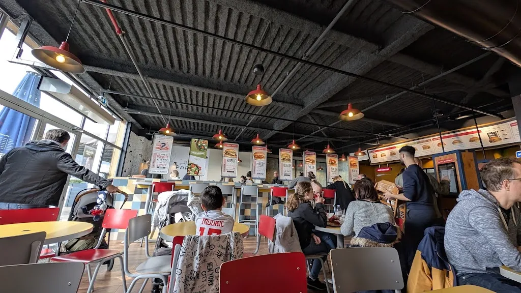 Gerald Muriel _Les Burgers de Papa_Thoiry_review