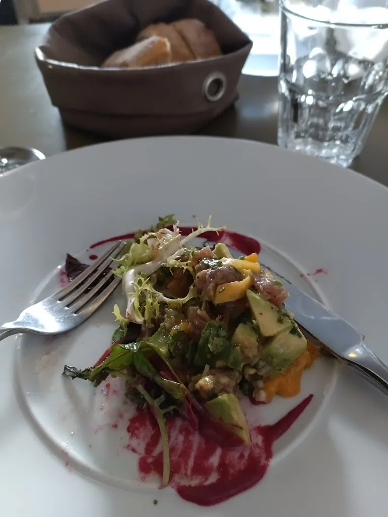 Bobby Oriondo_La Conciergerie Firminy_Firminy_review