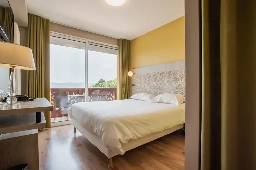 Bois Joly_Crozet_slider_image_3