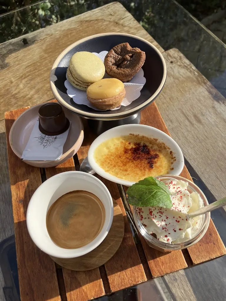 Sirisopa Sri_Café-Restaurant Vignoble Doré_Russin_recensione