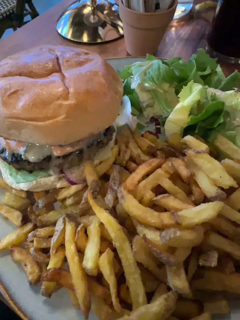 Fonky Shelter_Saint-Genis-Pouilly_slider_image_2